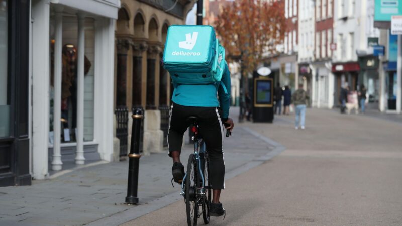Deliveroo looking to raise £1 billion in IPO on the London Stock Exchange